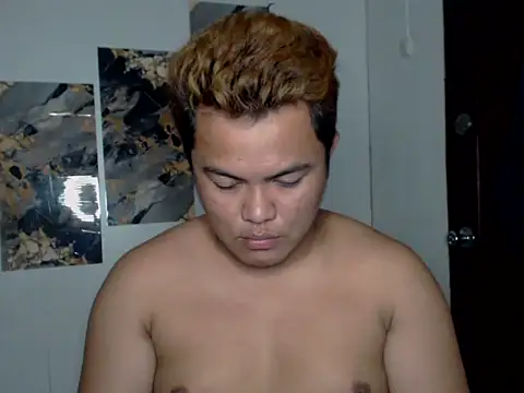 Snapshot of Gayasianzowe chatting on September 2025 07:15:02 AM Gayasianzowe online show from September 2025 07:15:02 AM