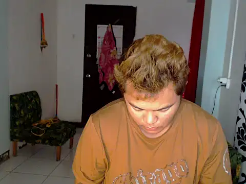 Snapshot of Gayasianzowe chatting on September 2025 10:38:02 PM Gayasianzowe online show from September 2025 10:38:02 PM