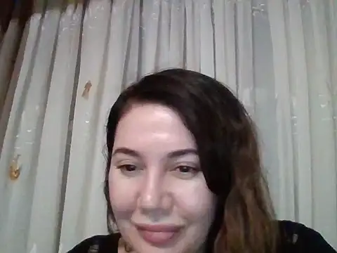 Lomivah online show from November 2025 06:41:02 PM