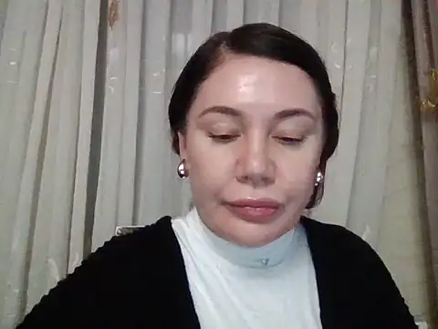 Lomivah online show from November 2025 04:18:02 PM