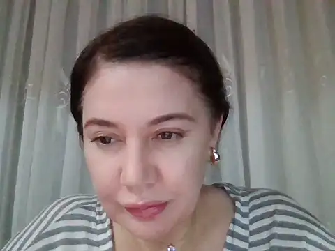 Lomivah online show from November 2025 08:53:02 PM