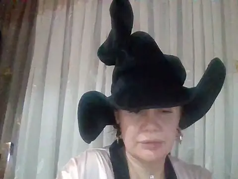 Lomivah online show from October 2025 04:14:01 PM