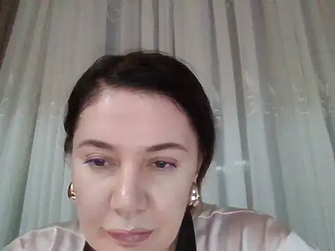 Lomivah online show from December 2025 06:20:02 PM