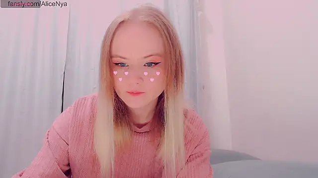 Snapshot of AliceNya_cute chatting on January 2026 06:06:02 AM AliceNya cute online show from January 2026 06:06:02 AM
