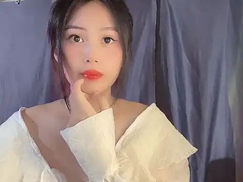 Snapshot of Lyly4757 chatting on October 2025 02:40:01 PM Lyly4757 online show from October 2025 02:40:01 PM