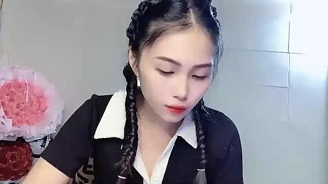 Snapshot of Lyly4757 chatting on November 2025 01:33:02 PM Lyly4757 online show from November 2025 01:33:02 PM