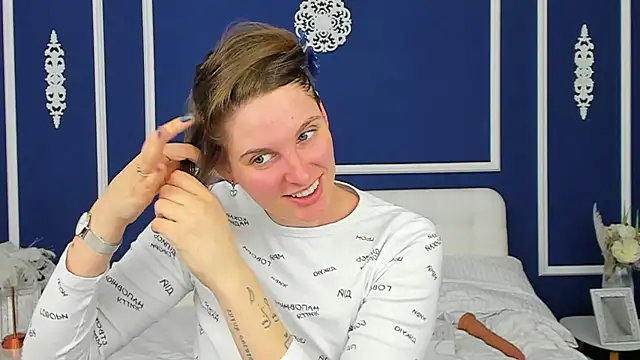 SabrinaRayX online show from October 2025 12:37:02 PM