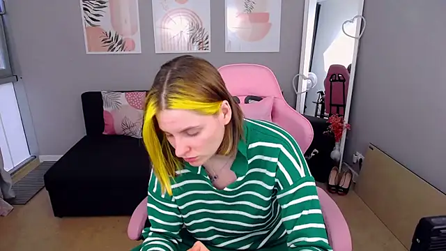 SabrinaRayX online show from April 2026 12:18:02 PM