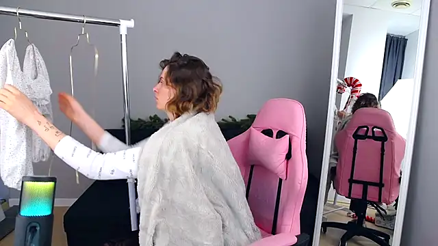 SabrinaRayX online show from December 2025 08:09:02 AM