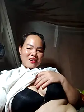 emilyzz online show from March 2026 08:27:01 AM