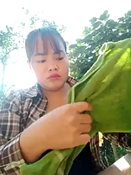 emilyzz online show from November 2025 01:37:02 AM