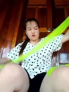 emilyzz online show from May 2026 08:02:02 AM