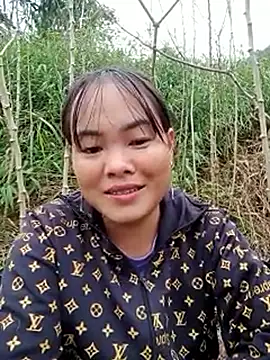 emilyzz online show from November 2025 09:54:02 AM