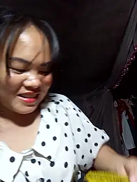 Snapshot of emilyzz chatting on January 2026 01:37:02 PM emilyzz online show from January 2026 01:37:02 PM