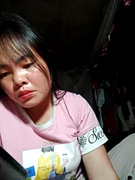 Snapshot of emilyzz chatting on February 2026 05:14:02 AM emilyzz online show from February 2026 05:14:02 AM