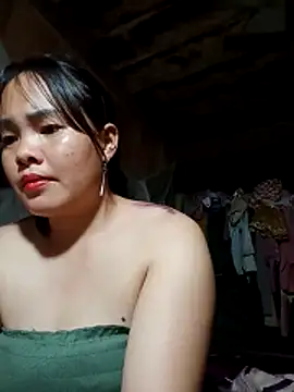 emilyzz online show from April 2026 02:09:01 PM