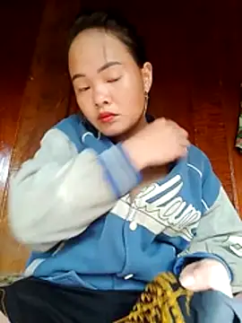 emilyzz online show from October 2025 01:37:02 AM