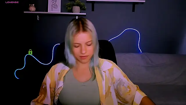 kaela spell  online show from September 2025 01:06:01 PM