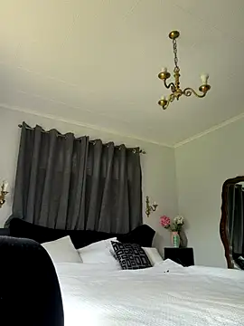 ZoeyJohnson online show from November 2025 10:57:01 PM