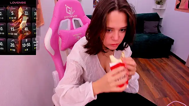 Snapshot of Nanami_hot_ chatting on November 2025 10:37:02 AM Nanami hot online show from November 2025 10:37:02 AM