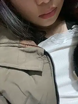 Snapshot of Bella_sexy98 chatting on January 2026 05:45:02 AM Bella sexy98 online show from January 2026 05:45:02 AM