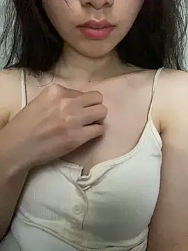 Snapshot of Bella_sexy98 chatting on December 2025 04:37:01 AM Bella sexy98 online show from December 2025 04:37:01 AM