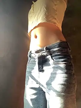 Snapshot of Bella_sexy98 chatting on December 2025 02:06:01 AM Bella sexy98 online show from December 2025 02:06:01 AM