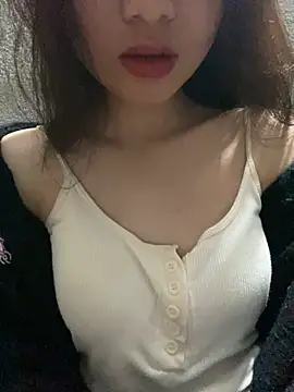 Snapshot of Bella_sexy98 chatting on February 2026 05:05:02 AM Bella sexy98 online show from February 2026 05:05:02 AM