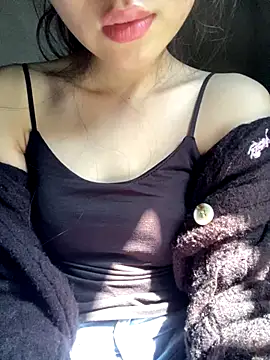 Snapshot of Bella_sexy98 chatting on November 2025 05:39:01 AM Bella sexy98 online show from November 2025 05:39:01 AM