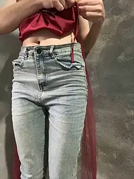 Snapshot of Bella_sexy98 chatting on November 2025 07:45:02 AM Bella sexy98 online show from November 2025 07:45:02 AM