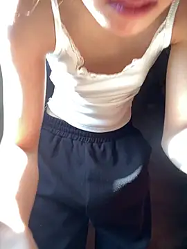 Snapshot of Bella_sexy98 chatting on December 2025 02:23:02 AM Bella sexy98 online show from December 2025 02:23:02 AM