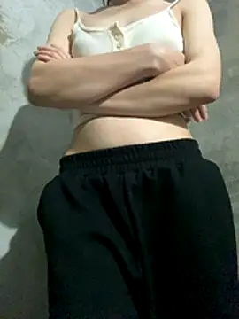 Snapshot of Bella_sexy98 chatting on December 2025 02:18:01 PM Bella sexy98 online show from December 2025 02:18:01 PM