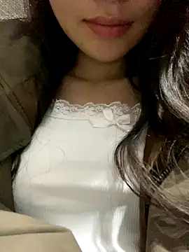 Snapshot of Bella_sexy98 chatting on December 2025 02:51:02 AM Bella sexy98 online show from December 2025 02:51:02 AM