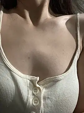 Snapshot of Bella_sexy98 chatting on January 2026 03:26:02 PM Bella sexy98 online show from January 2026 03:26:02 PM