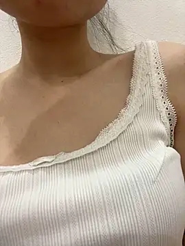 Bella sexy98 online show from October 2025 04:34:01 AM