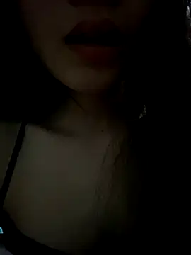 Snapshot of Bella_sexy98 chatting on December 2025 04:54:02 PM Bella sexy98 online show from December 2025 04:54:02 PM