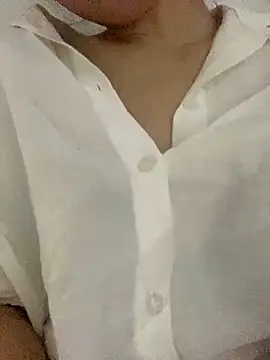 Snapshot of Bella_sexy98 chatting on November 2025 10:09:02 AM Bella sexy98 online show from November 2025 10:09:02 AM