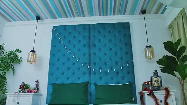 Snapshot of DesireeKeys chatting on October 2025 04:55:02 AM DesireeKeys online show from October 2025 04:55:02 AM