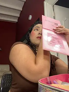 krisstenSantos online show from October 2025 12:15:02 PM