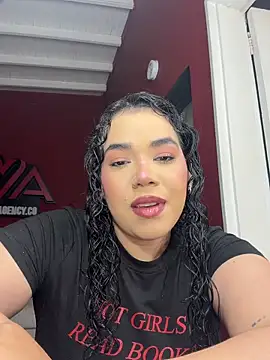 krisstenSantos online show from February 2026 01:08:01 PM