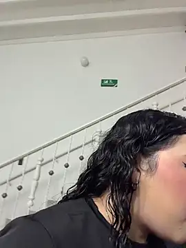 krisstenSantos online show from February 2026 02:39:01 PM