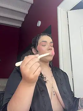 krisstenSantos online show from December 2025 12:54:01 PM