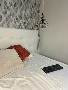 krisstenSantos online show from December 2025 03:47:01 PM