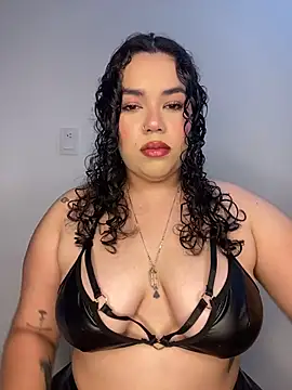 krisstenSantos online show from November 2025 11:26:02 AM