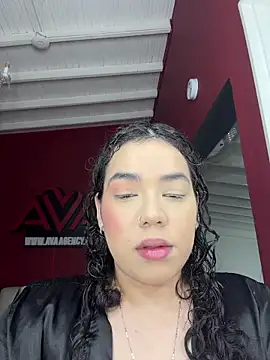 krisstenSantos online show from December 2025 01:00:01 PM