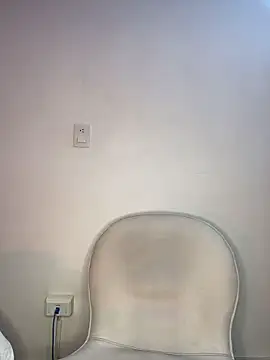 krisstenSantos online show from October 2025 12:57:02 PM