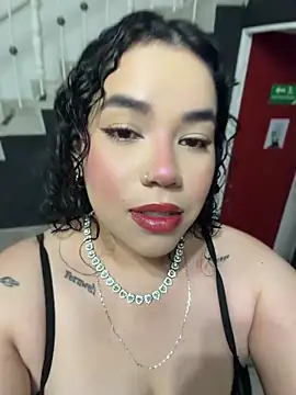 Snapshot of krisstenSantos chatting on April 2026 03:02:01 PM krisstenSantos online show from April 2026 03:02:01 PM