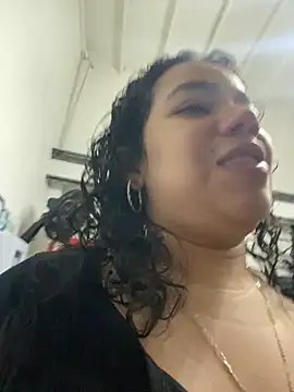 krisstenSantos online show from October 2025 12:17:01 PM