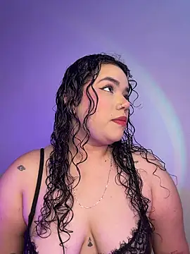 Snapshot of krisstenSantos chatting on April 2026 01:46:01 PM krisstenSantos online show from April 2026 01:46:01 PM