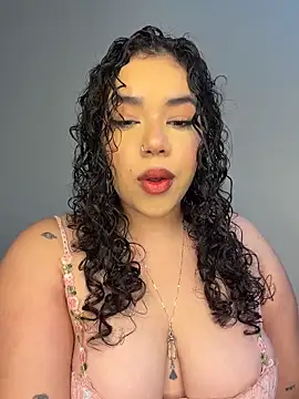 krisstenSantos online show from February 2026 01:41:02 PM